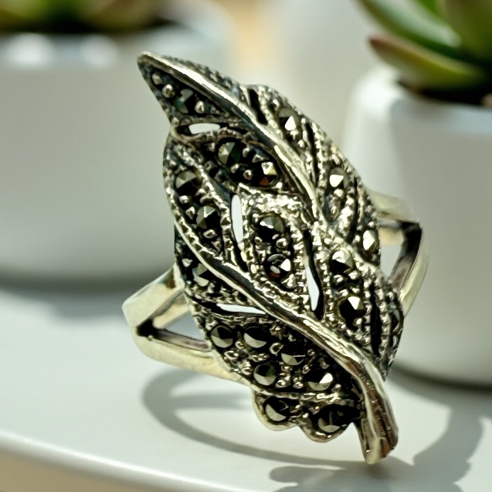 Vintage Sterling Silver 925 NE Marcasite Leaf Ring – Size 8